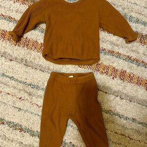 Seviin brown matching set 0-6 months stretchy and cute